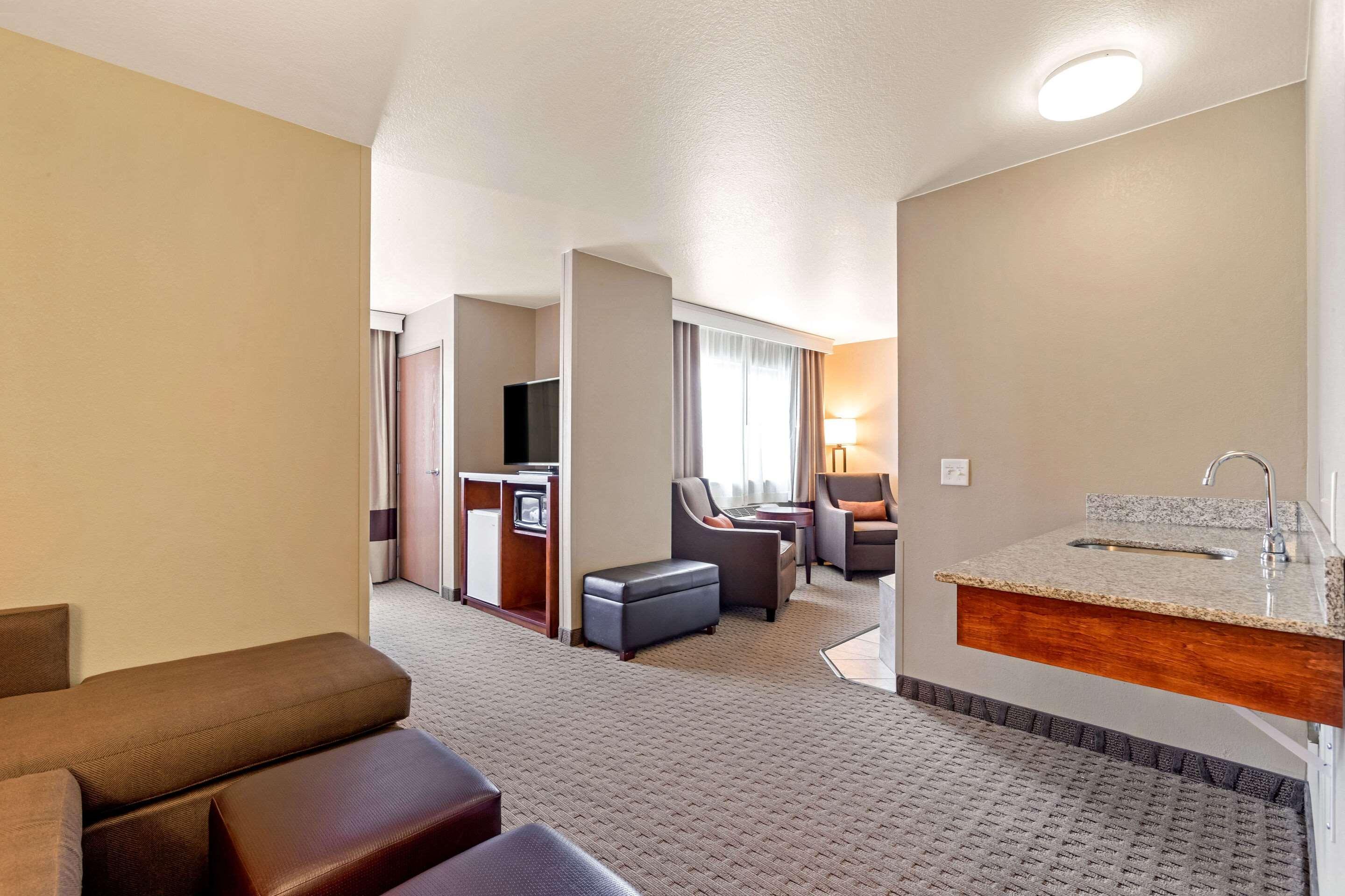 Comfort Suites Μπέρλινγκτον Εξωτερικό φωτογραφία