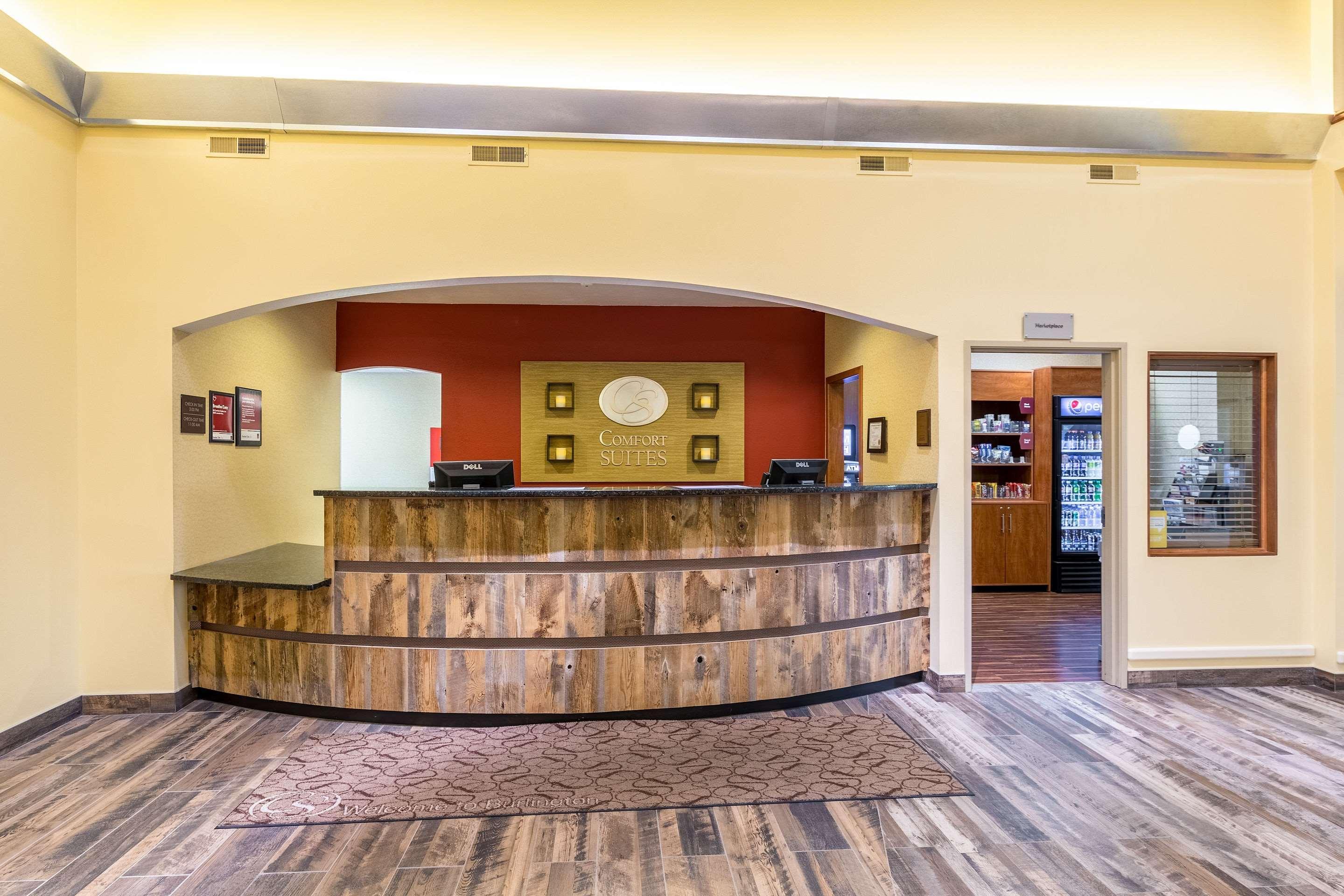 Comfort Suites Μπέρλινγκτον Εξωτερικό φωτογραφία